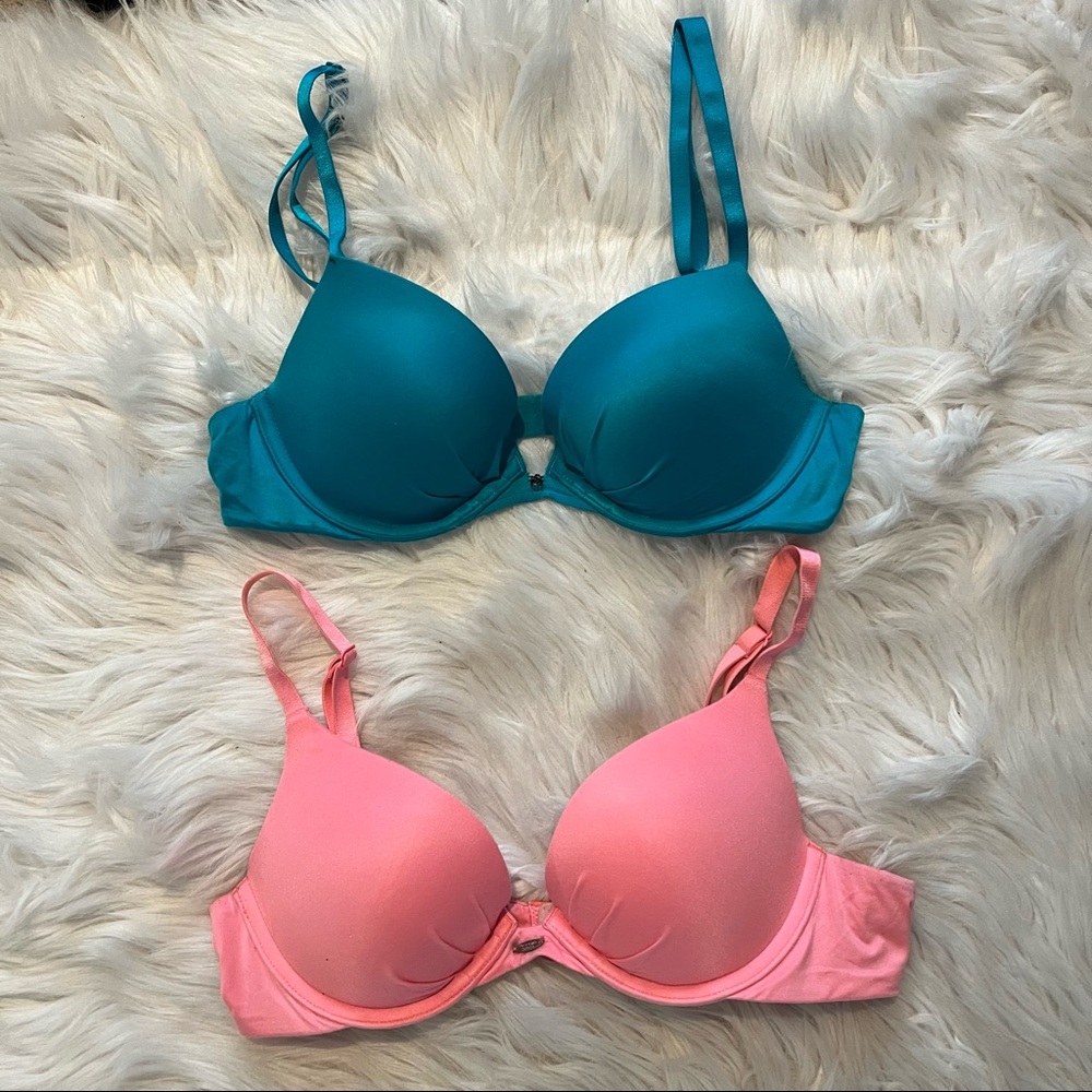 Set of TWO Victoria’s Secret Fabulous Plunge Bras - 34B
